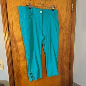 Vibrant Turquoise Cropped Jeans